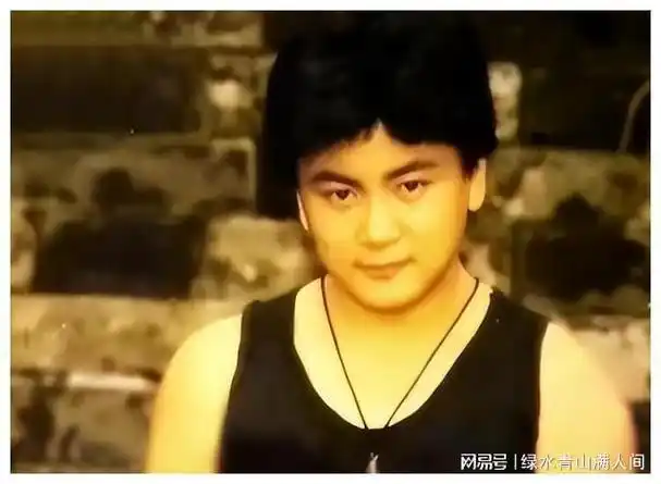 年轻时是军艺校草,后因"癌症"发胖,洪剑涛的人生到底有多戏剧