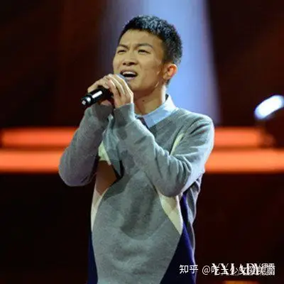 有没有哪个明星刚出道长得很残,但很快就变美了的(排除整容)?