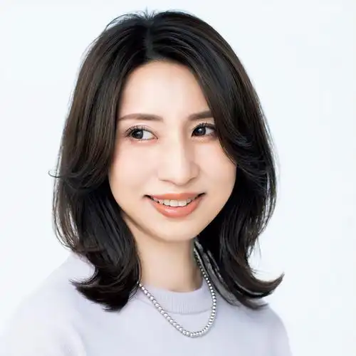 40岁女人发型别瞎烫,认准这11款"减龄"锁骨发,显年轻很洋气