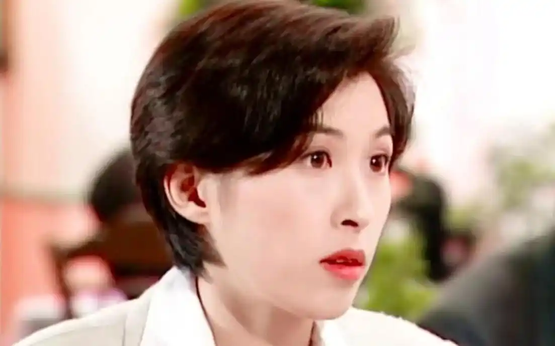 港圈酷美短发女神,惊艳洋气真美!