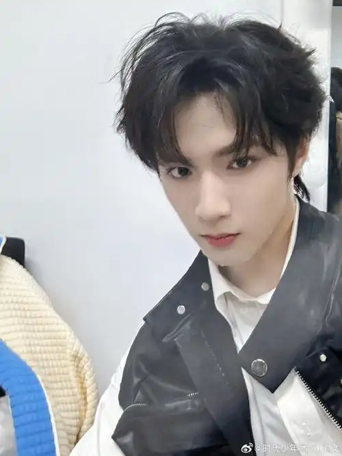 90blue-刘耀文@时代少年团-刘耀文#新声唱作人刘耀文#lyw#刘耀文