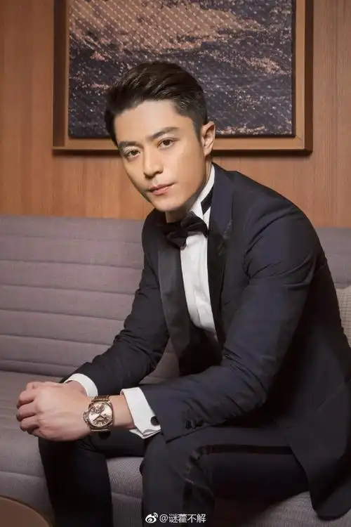 霍建华手上的沛纳海# 精灵耳精灵耳华哥面相很酷帅,耳朵很可爱加班