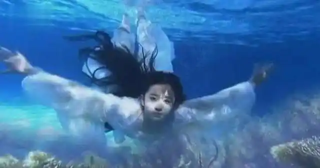 7位古装美人落水后,个个楚楚动人,但我只想救赵丽颖