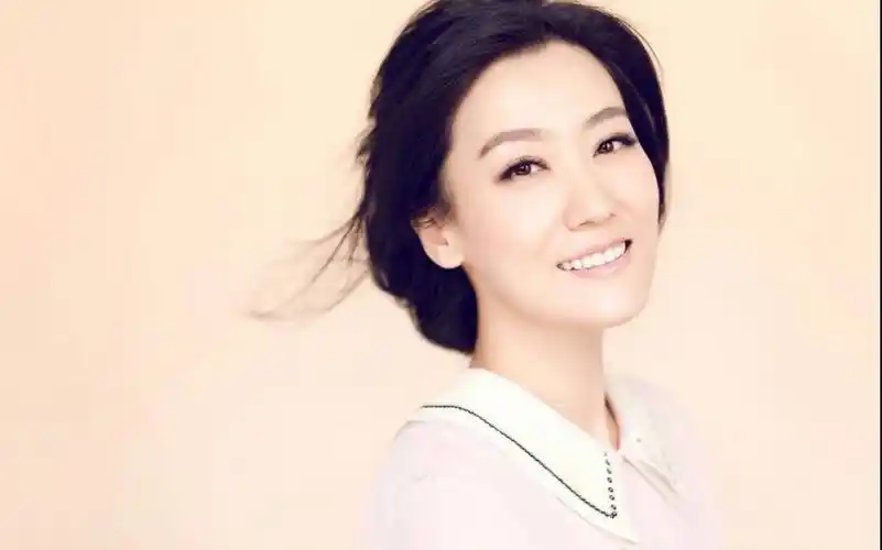 谭晶《在那东山顶上》(第15届青年歌手电视大奖赛启动仪式,好喜欢这个