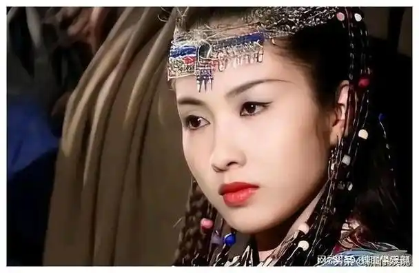 而佘诗曼饰演的周芷若,黑化前清纯秀丽,黑化后也依然保持着一份善良