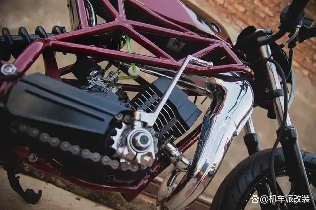 一代人的回忆 铃木两冲神车ax 100改装欣赏