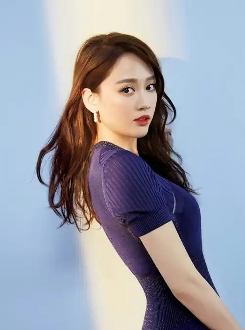 陈乔恩高清俏丽美照,明艳动人!