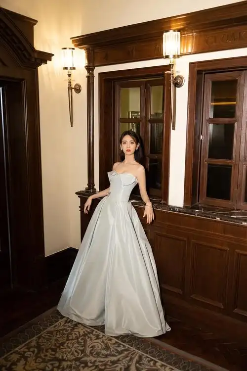 412陈钰琪故事感满满的氛围感大片复古中充盈着高级质感为琪宝陈钰琪