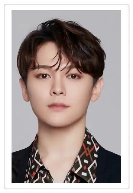 nine percent证件照 两周年快乐