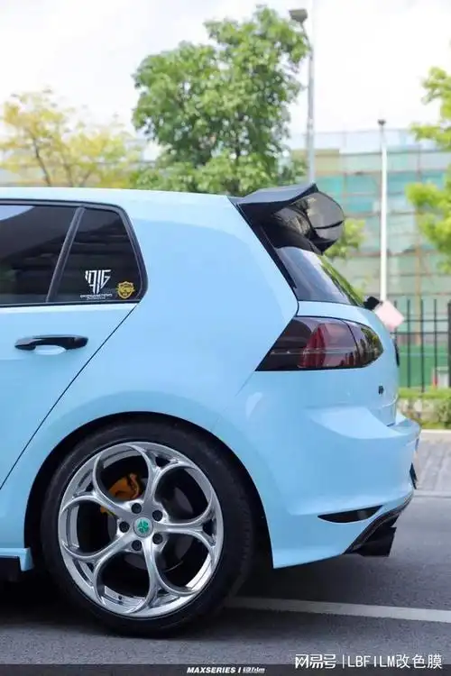 大众高尔夫lbfilm改色膜原厂漆冰川蓝