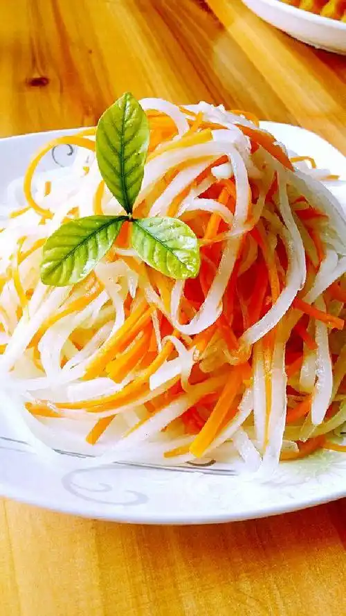 夏天清爽菜品,胡罗卜拌黄瓜