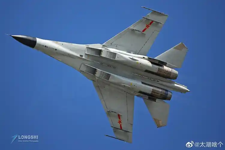 早,又是元气满满的一天,今天是5月11日,就发歼-11bs战斗机