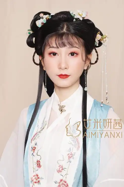 艾米妍茜珍珍呀的化妆造型作品《古装》