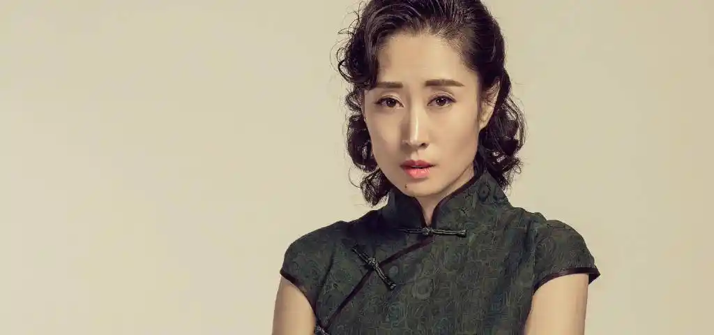 刘敏涛的气质真是绝了,旗袍造型很有气质,"眼技"更耐看_整体_款式