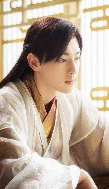 白衣美少年:肖战丰神俊朗,龚俊潇洒疏狂,罗云熙公子无双_邓伦_古装