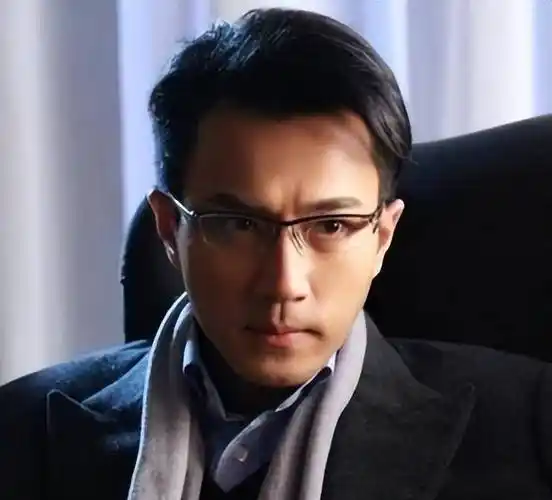 刘恺威近照惊呆网友,老得认不出来了,杨幂华为代言成热议