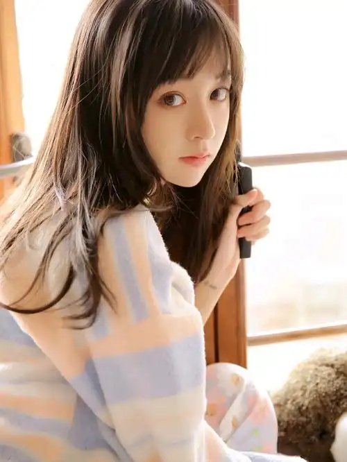 美少女闺房可爱睡衣拍照姿势