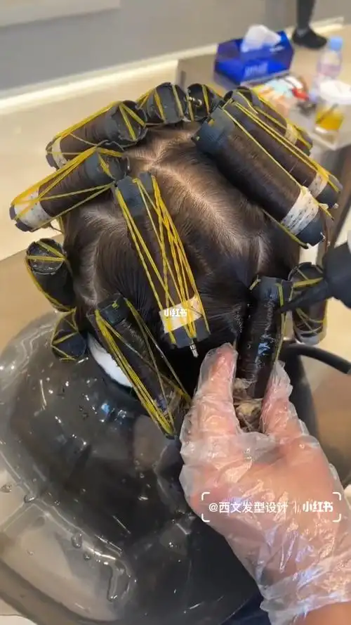 上海烫发秋冬发型动感法式卷发烫到发根的