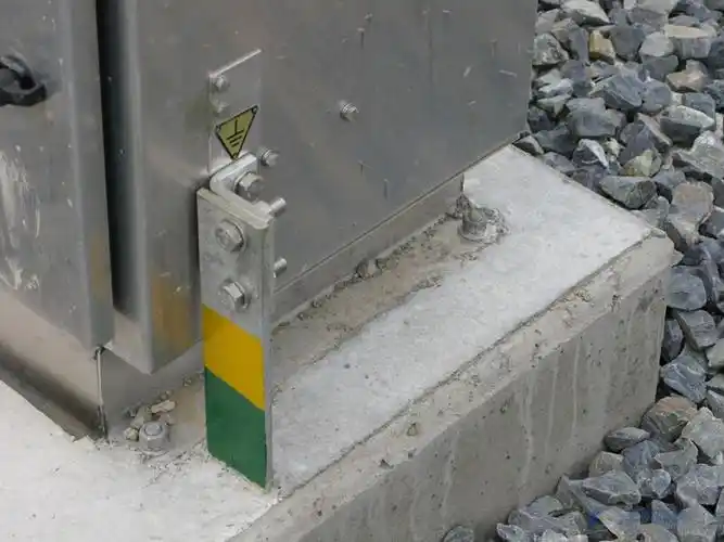 0102040302-t1 就地控制设备接地引线安装.jpg