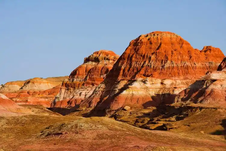 新疆五彩城图片新疆五彩城五彩湾