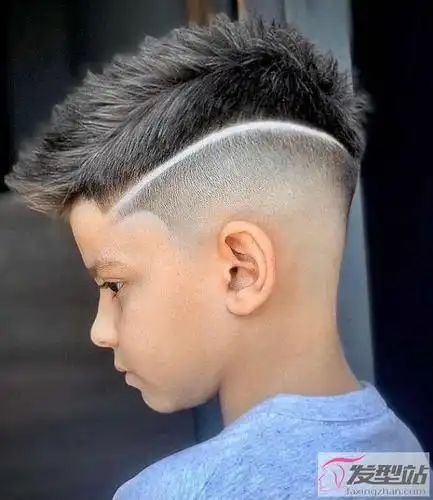 时尚酷男孩发型小男孩推荐的最帅发型(3) - 儿童发型 - 发型社
