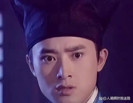 "此人的主页上明显写着"任泉"二字.