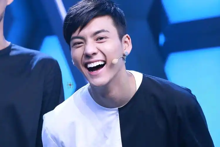 陈伟霆,你的笑,温暖着整个花果山!