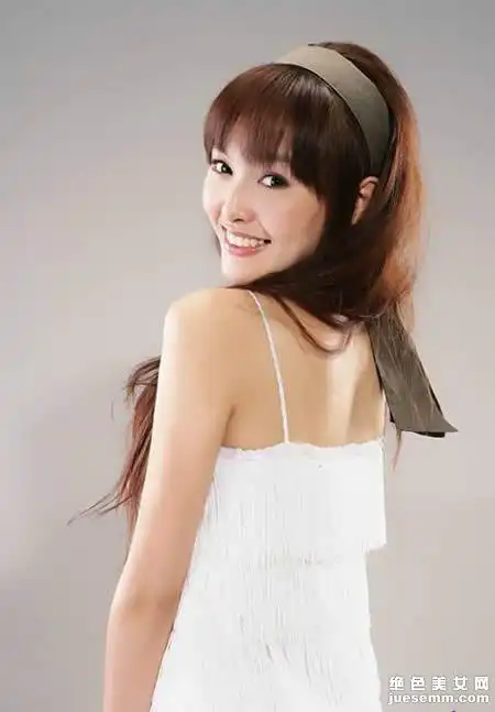 中校戏美女唐嫣唯美图写真 性感妩媚不失清纯羞涩