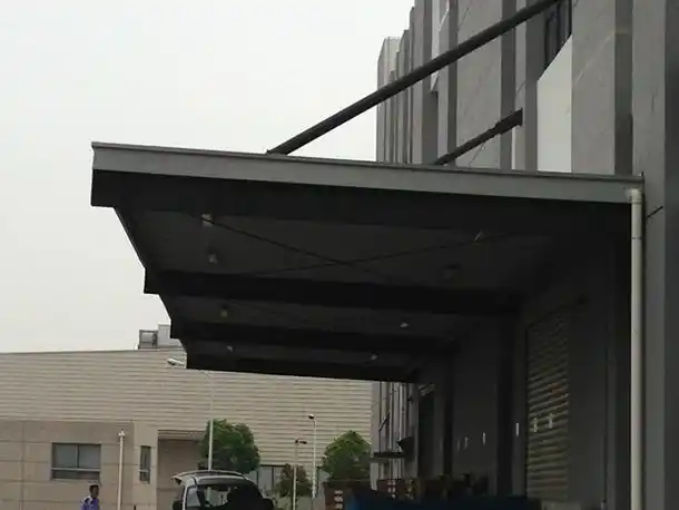 钢结构彩钢瓦雨棚
