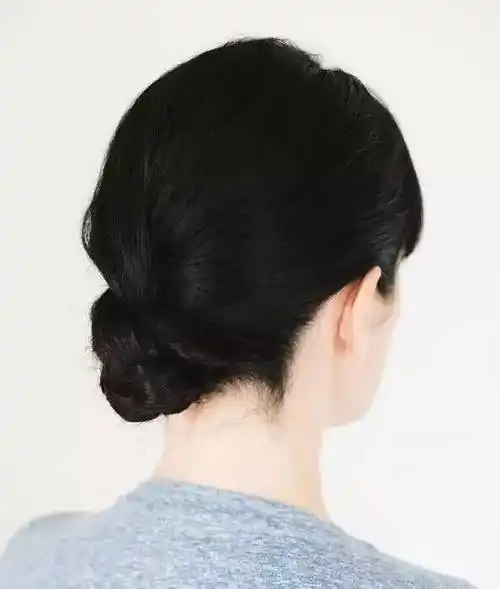 法式慵懒感低发髻秒杀丸子党盘发图解片