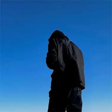 高冷优质的韩系成熟男生头像图片