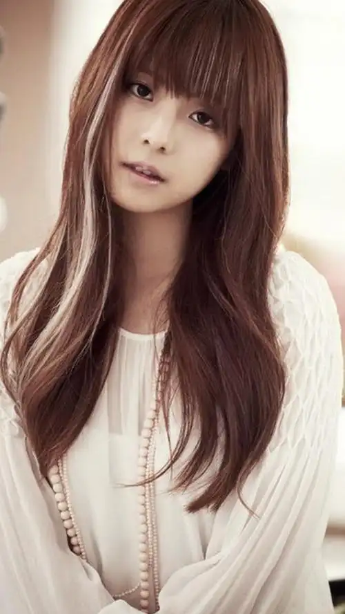 韩国女歌手崔准熙