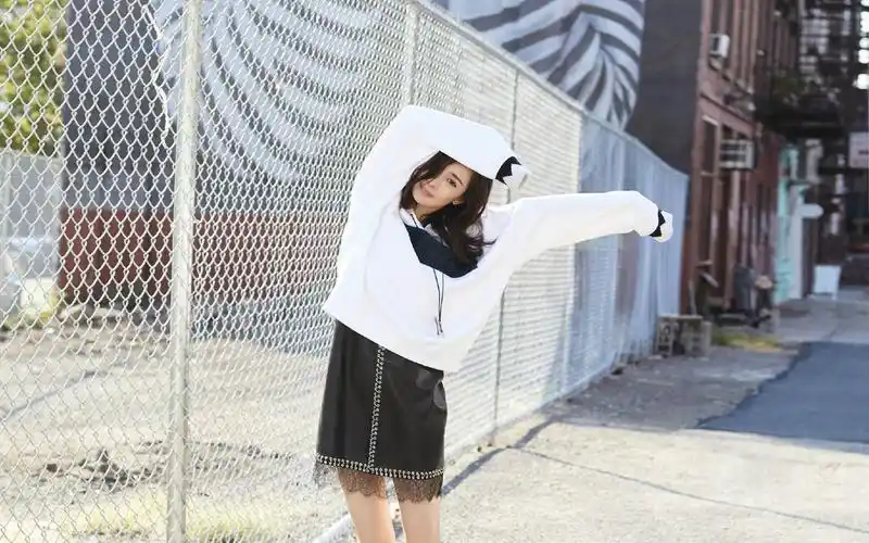 辣妈杨幂元气青春杂志写真图片桌面壁纸