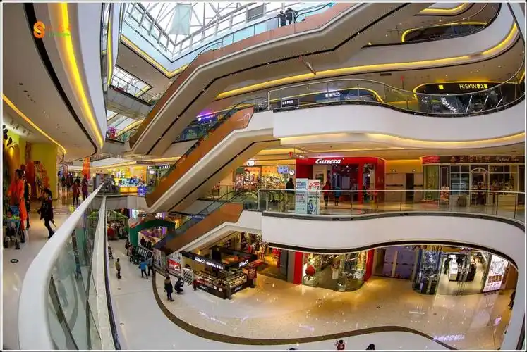 作为桂林最高档,业态最全面,最大型的城市综合体,桂林高新万达广场,集