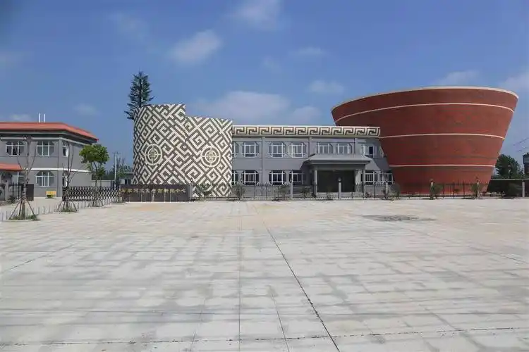 石家河国家考古遗址公园位于湖北省天门市石家河镇,是长江中游地区