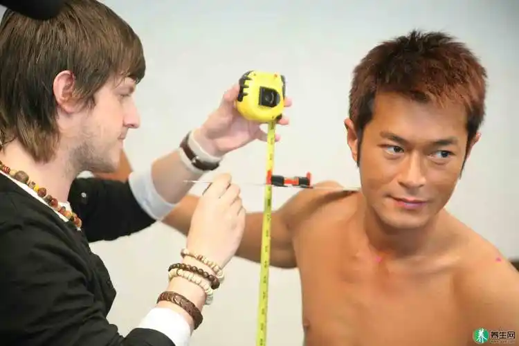 反贪风暴450岁古天乐身材依然很威猛