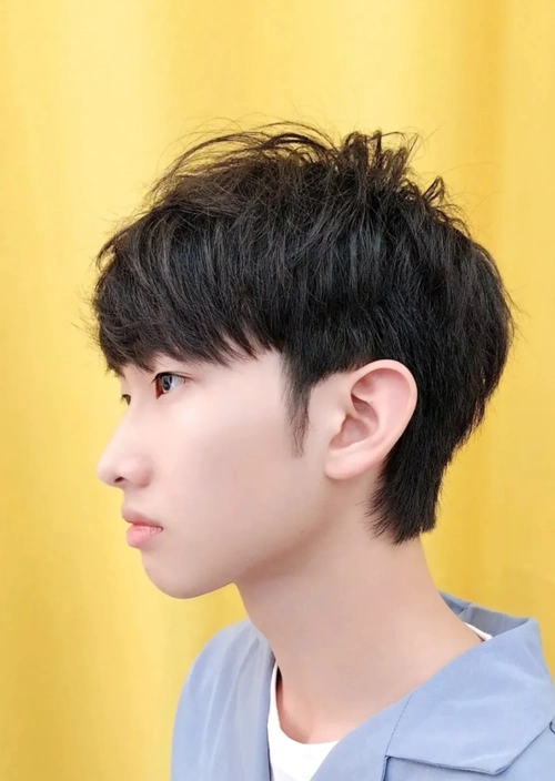 又帅又时尚的男士发型13款,真的不一样,很适合年轻男生