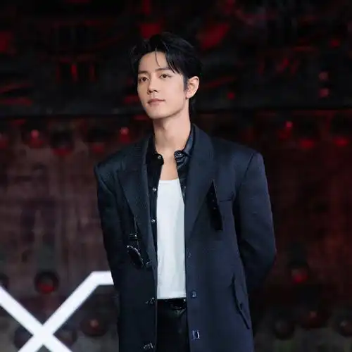 肖战黑色长大衣##肖战暗黑系墨镜造型