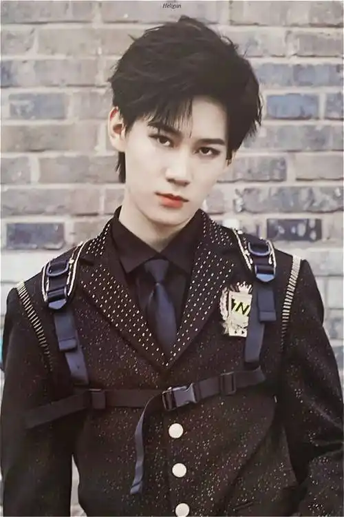 前辈》,tnt时代少年团成员,全是00后小鲜肉_刘耀文_作品_年轻人