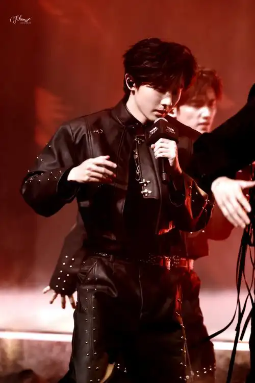 时代少年团中式刺绣西装##马嘉祺gq红毯