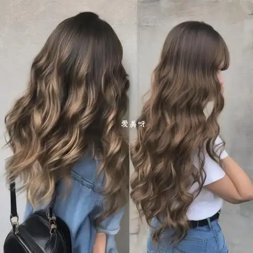 1,中分直发:这种头发型非常适合圆脸的女生,可以将头发分成两部分并