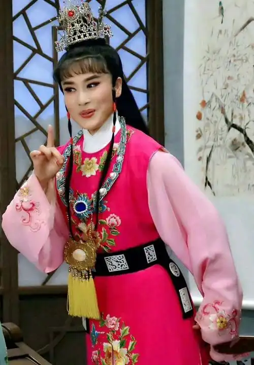 低调的越剧演员王君安为何会成为越迷们追随的焦点