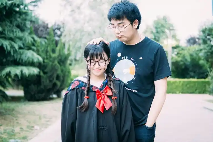 有一个身高185cm的男朋友是种怎样的体验