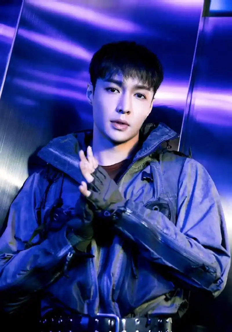 王一博和张艺兴的街舞同框图来了,你更期待看到谁的表演呢?