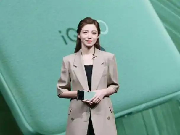 理想赚大了爆前手机品牌美女产品经理宋大腿加盟理想汽车