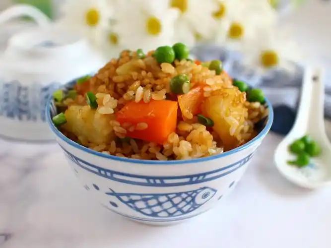 在家做懒人焖饭有菜有饭一锅齐简单美味又营养比叫外卖还快