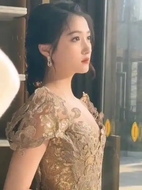 关晓彤这颜值好绝