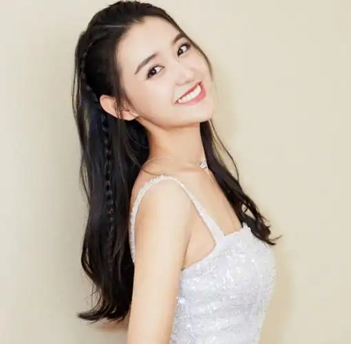 蒋依依在哪个大学读书?