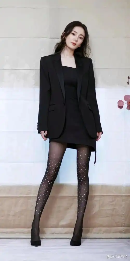杨幂经典造型美腿黑丝高级魅惑