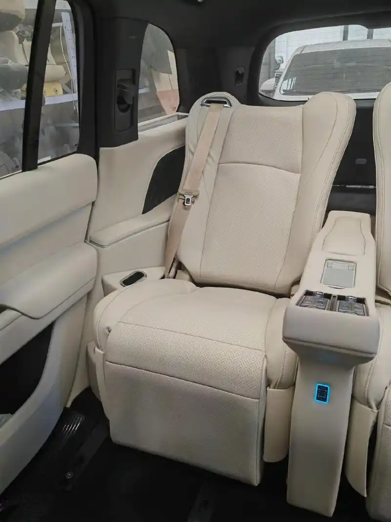 理想l9改装航空座椅.